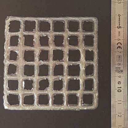 gel imprimé sous forme de quadrillage